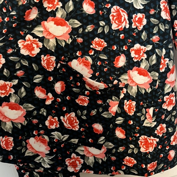 LulaRoe sweater size small - Picture 4 of 4